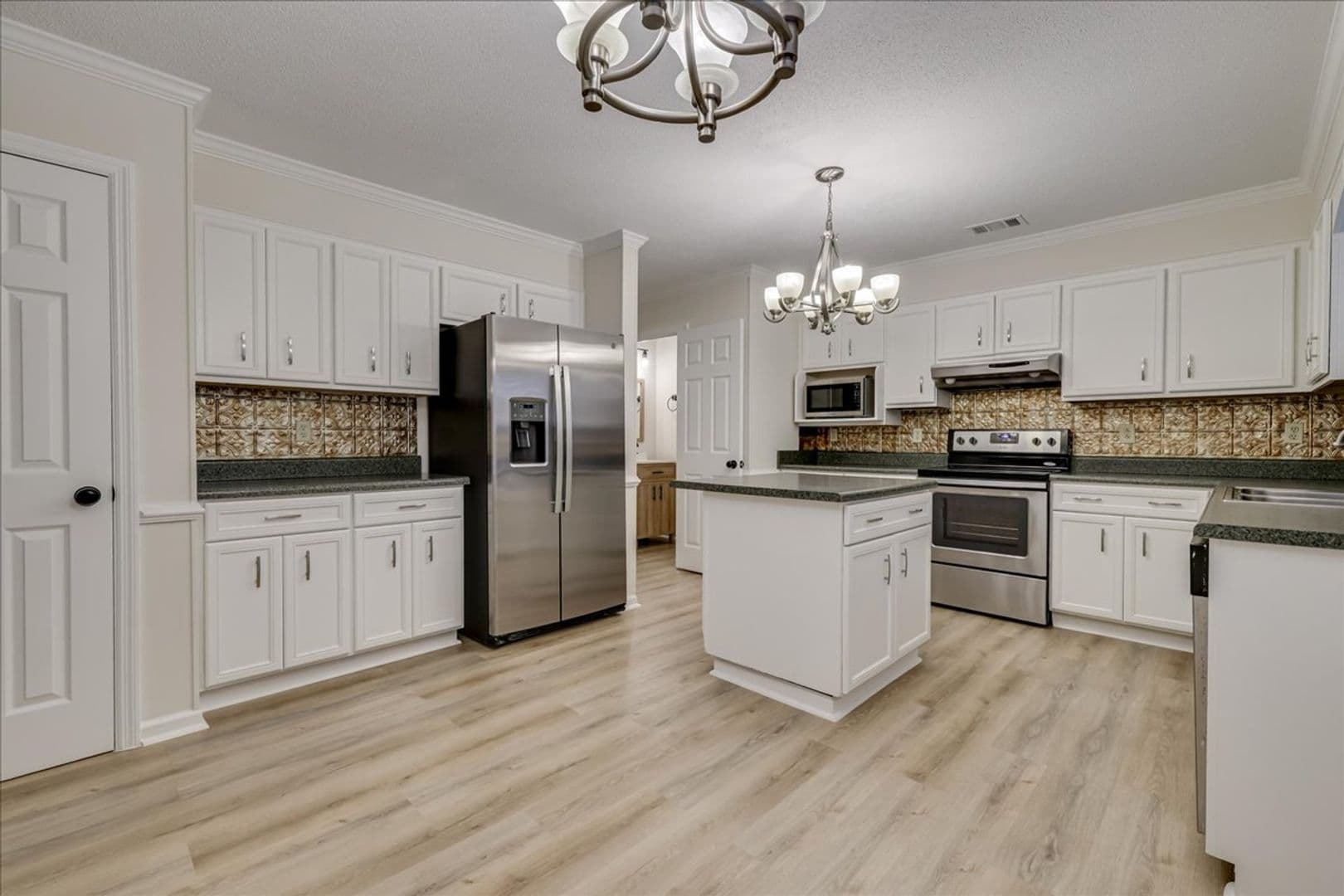 Evans House: 602 Barberry Ct