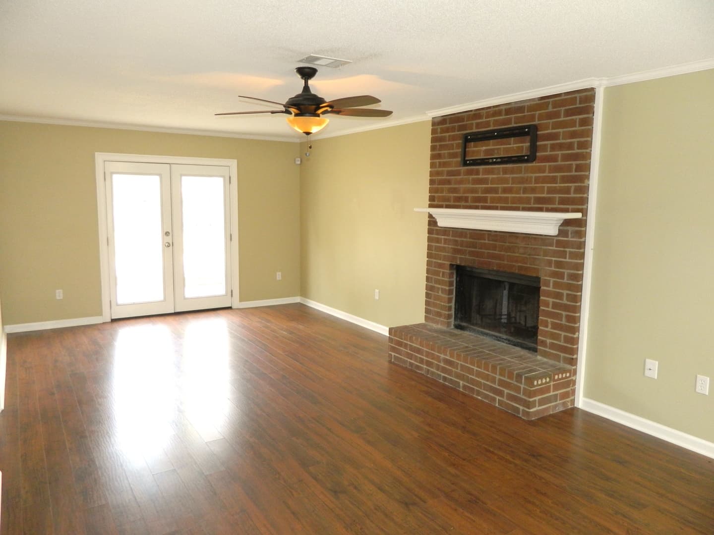 Martinez House: 635 Clinton Way