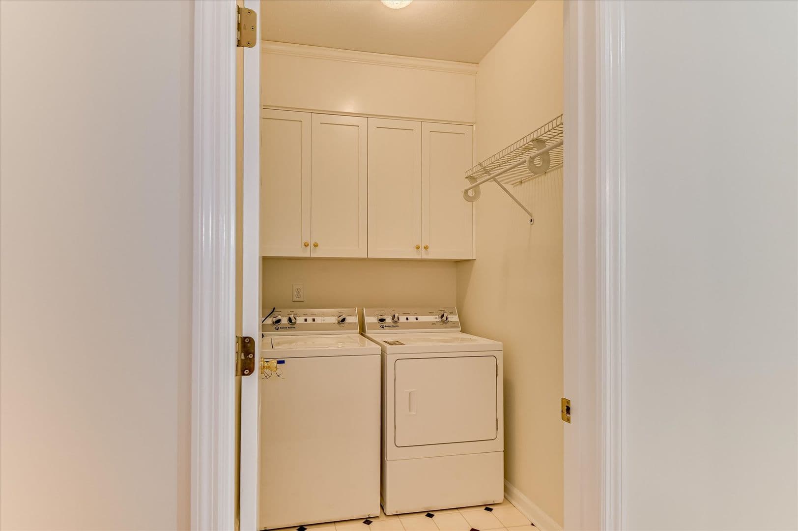Evans House: 1338 Shadow Oak Drive