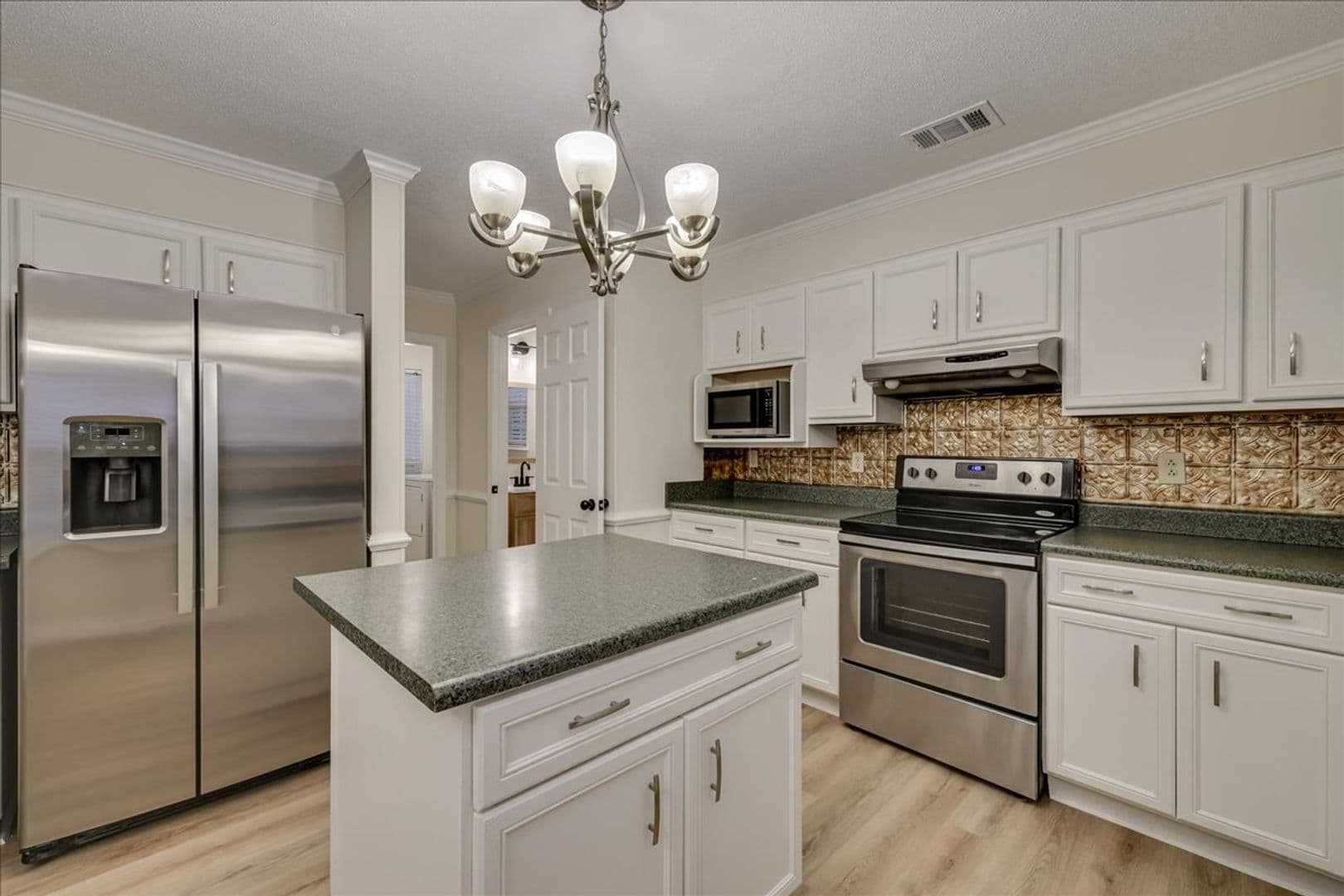 Evans House: 602 Barberry Ct