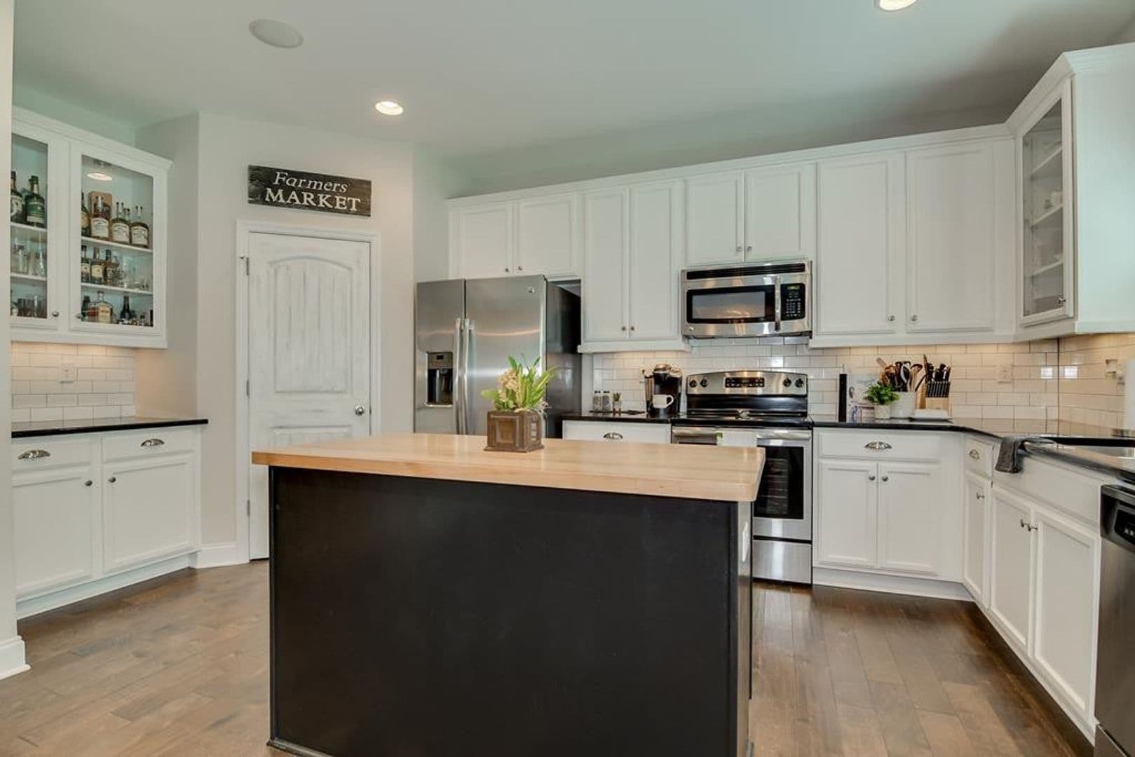 Groveotown House: 1554 Driftwood Lane