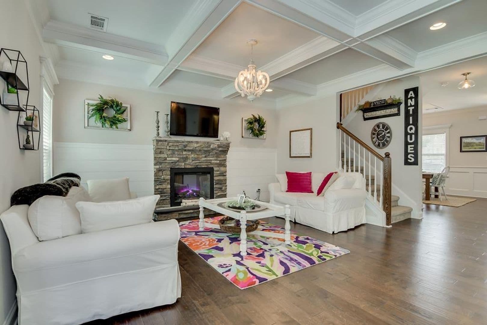 Groveotown House: 1554 Driftwood Lane
