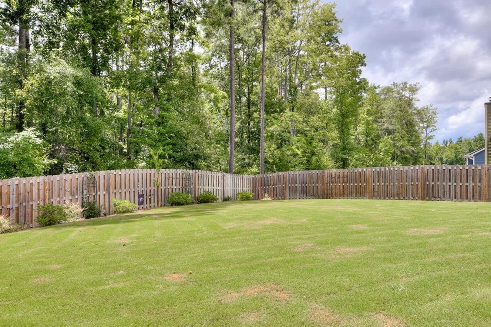 Groveotown House: 1554 Driftwood Lane