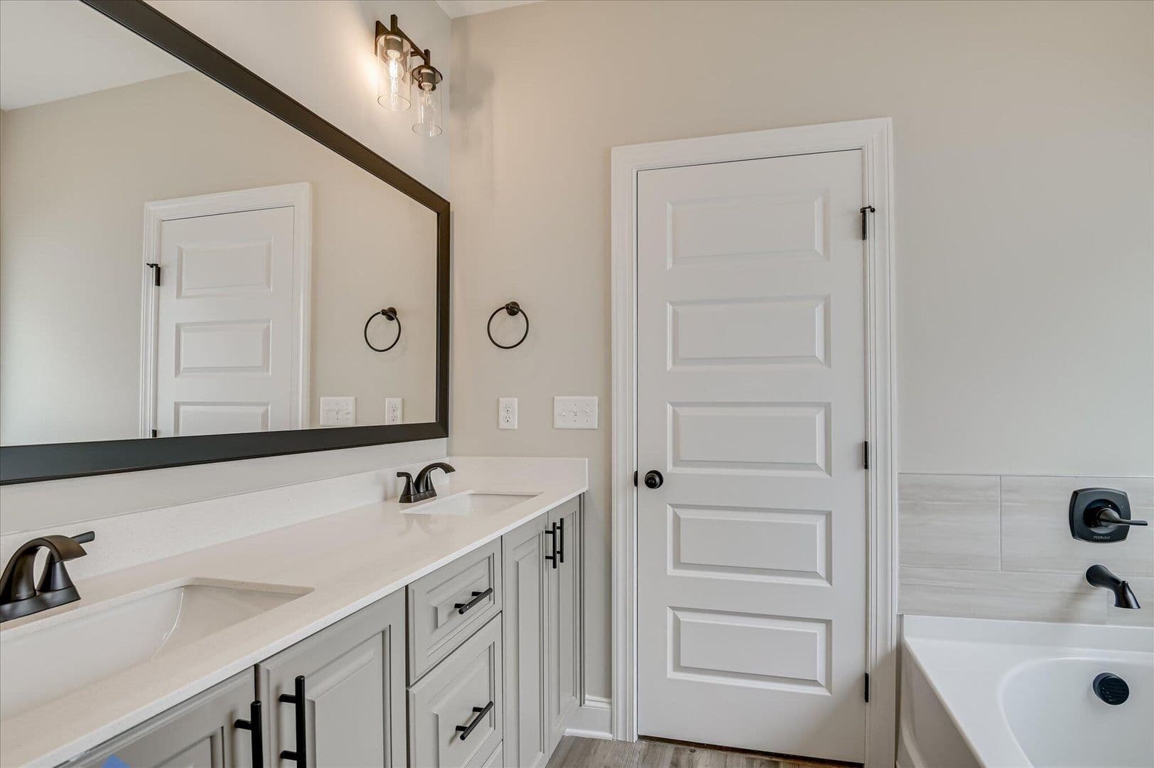 Evans House: 136 Tanager Lane