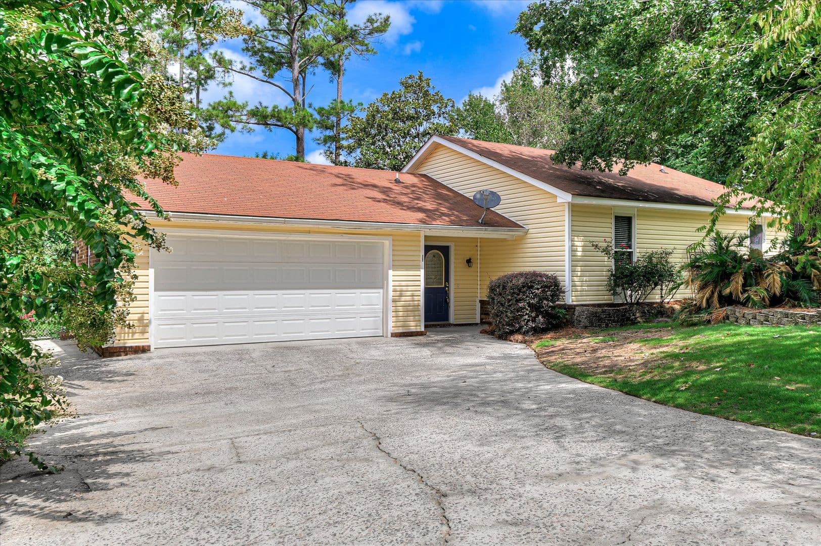 Martinez House: 230 Ronstadt Drive