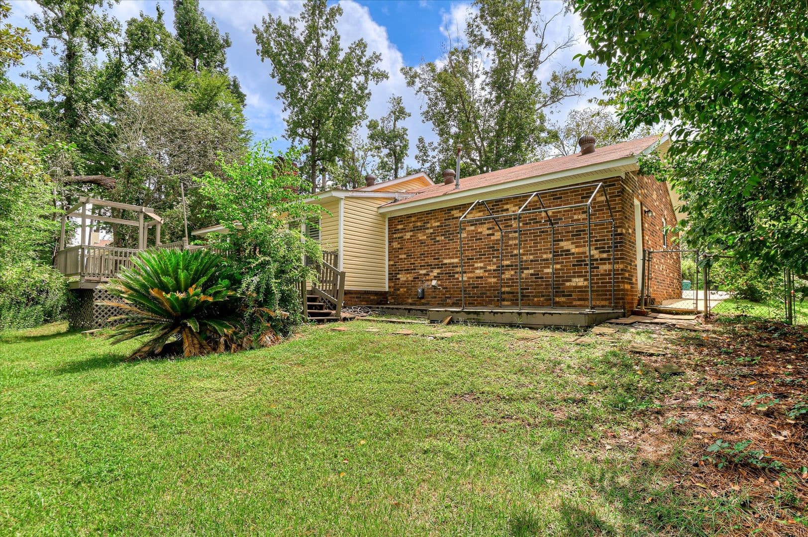 Martinez House: 230 Ronstadt Drive