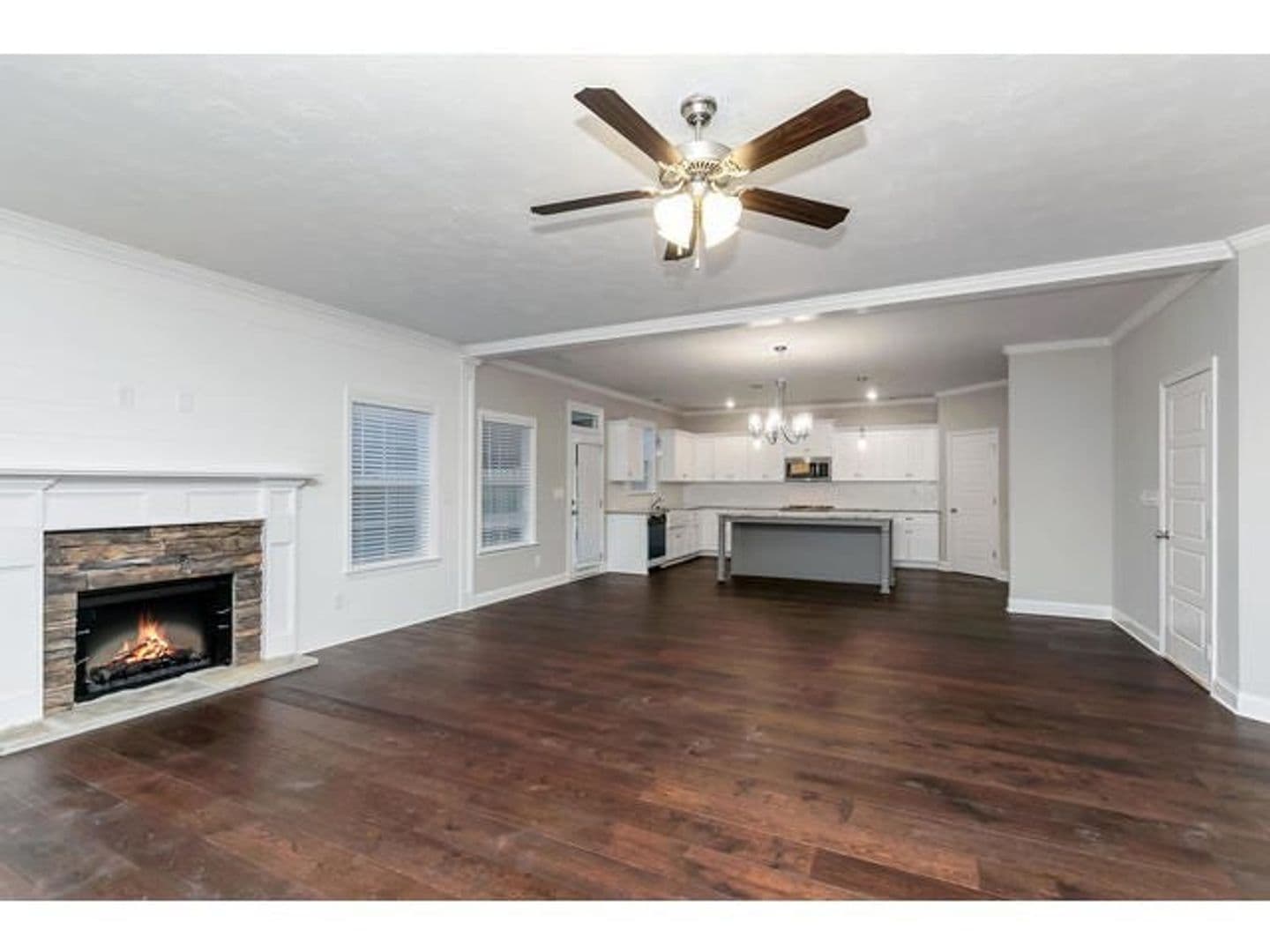Evans House: 210 Palisade Ridge