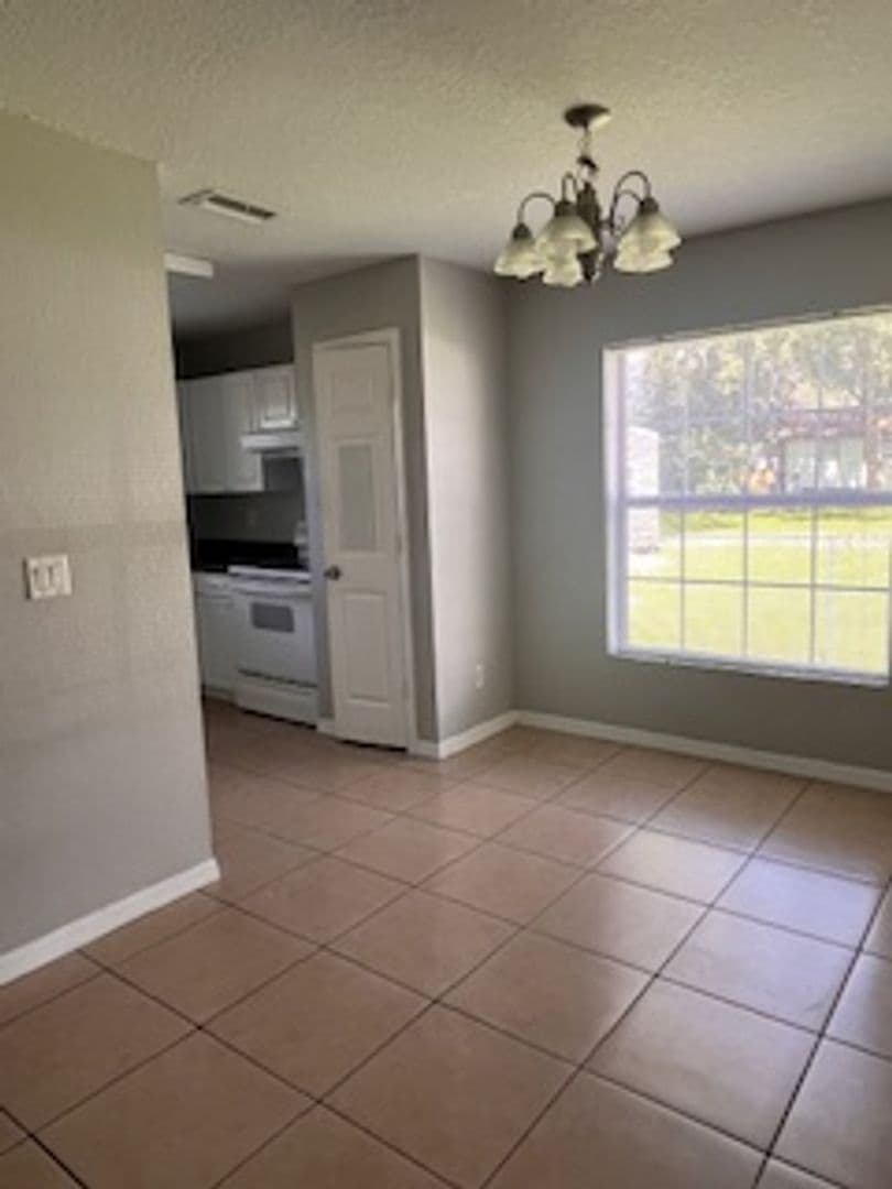 Plant City House: 106 Drake Street