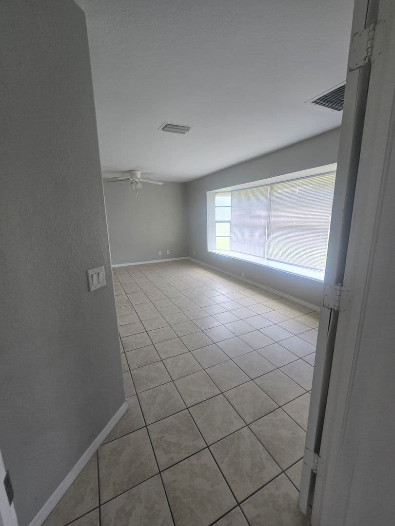 Plant City House: 102 Drake Street