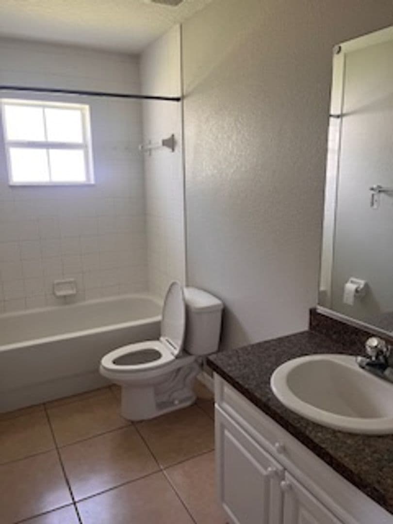 Plant City House: 106 Drake Street