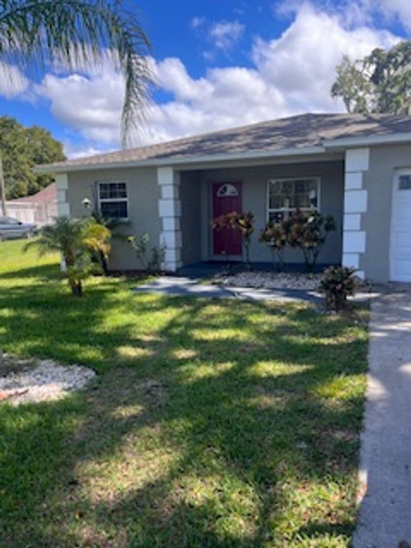 Plant City House: 106 Drake Street