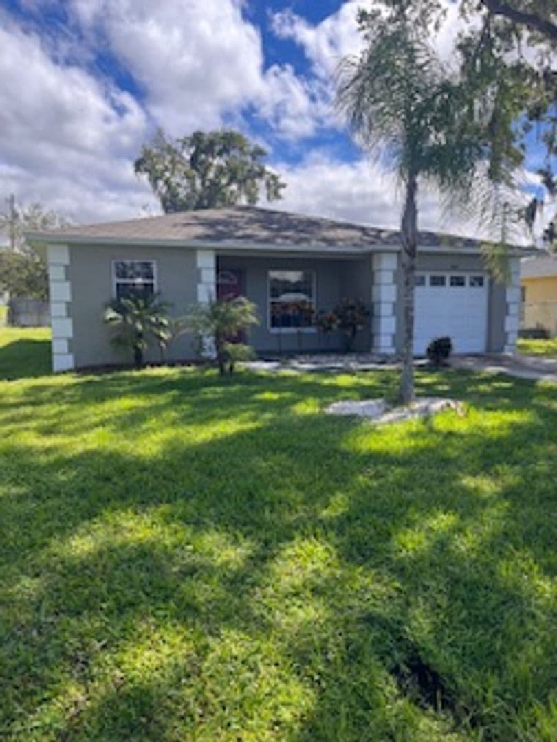 Plant City House: 106 Drake Street