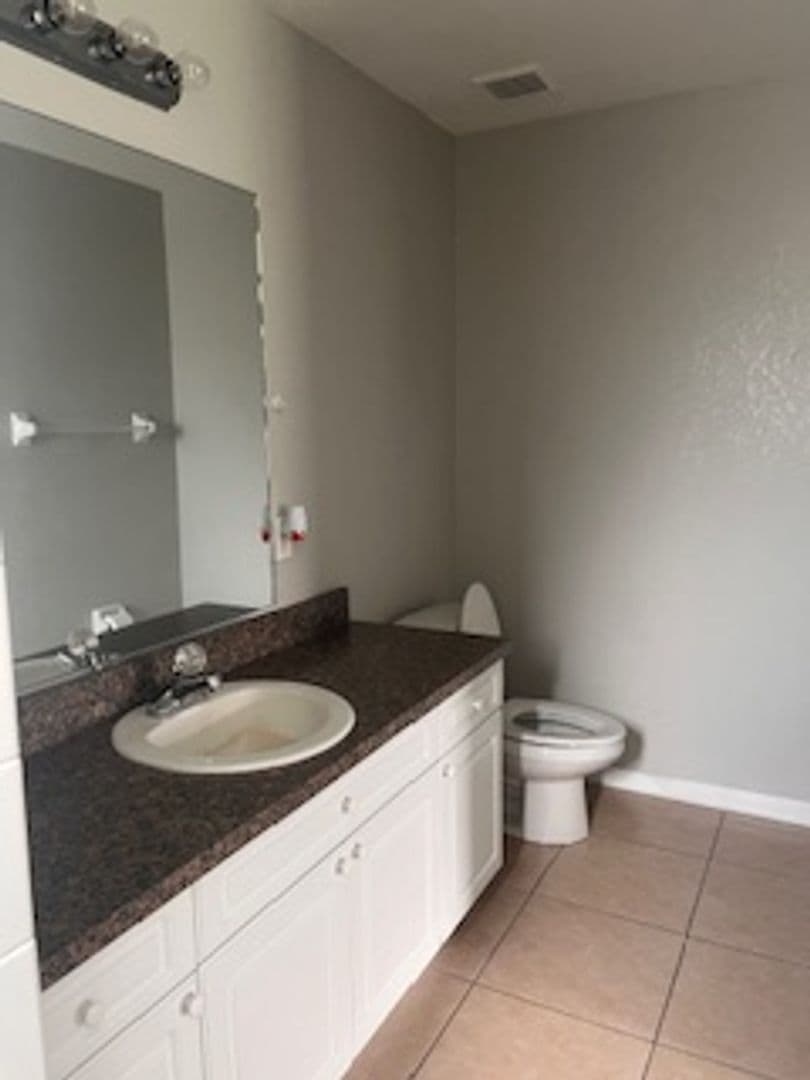 Plant City House: 106 Drake Street