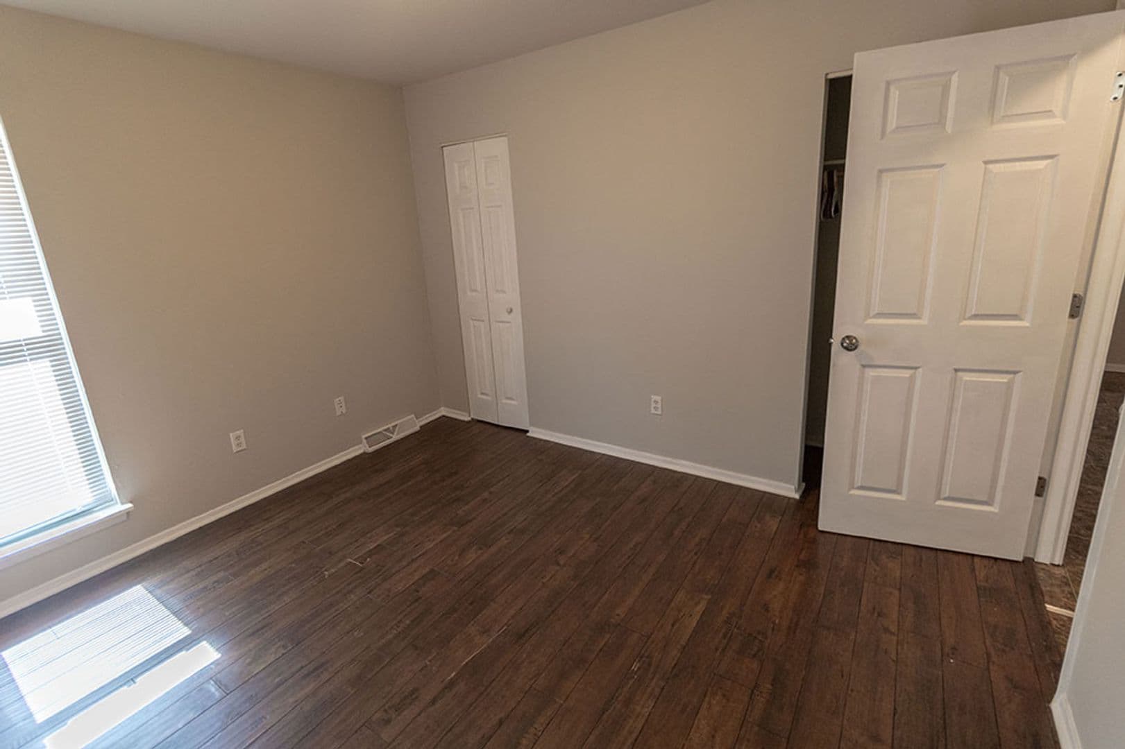 Columbia House: 1011 W Ash St