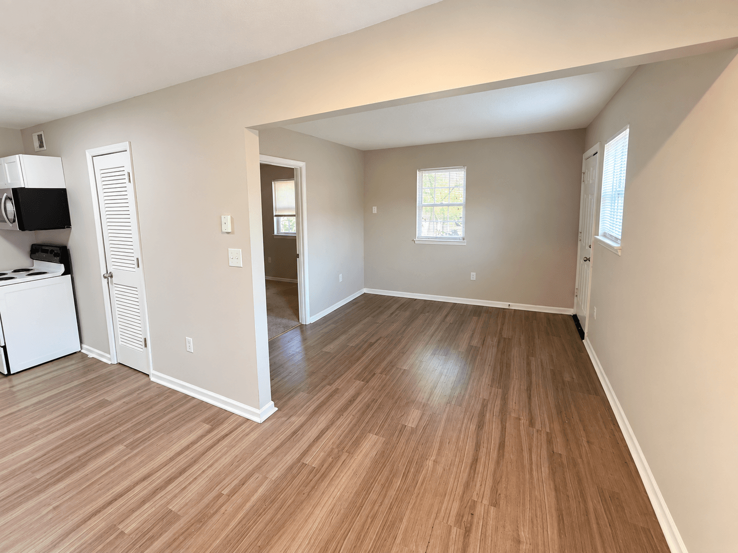 Columbia House: 1612 Richardson St. #6