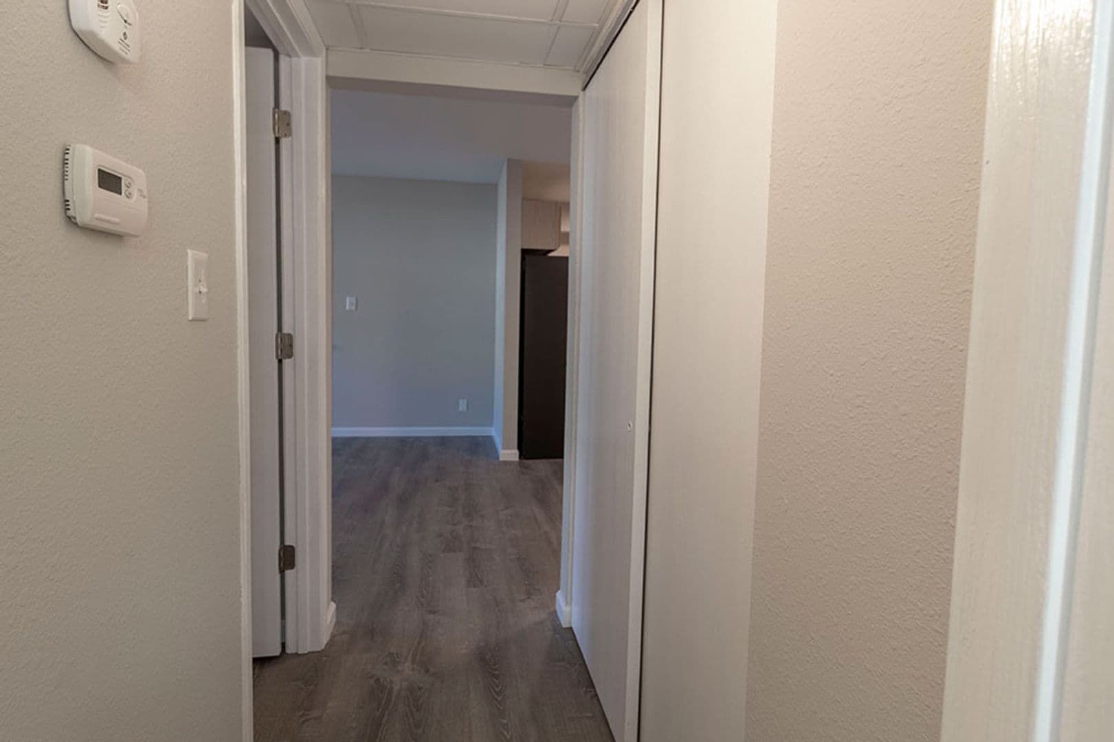 Columbia Apartment: 3408 Balboa Ln #31