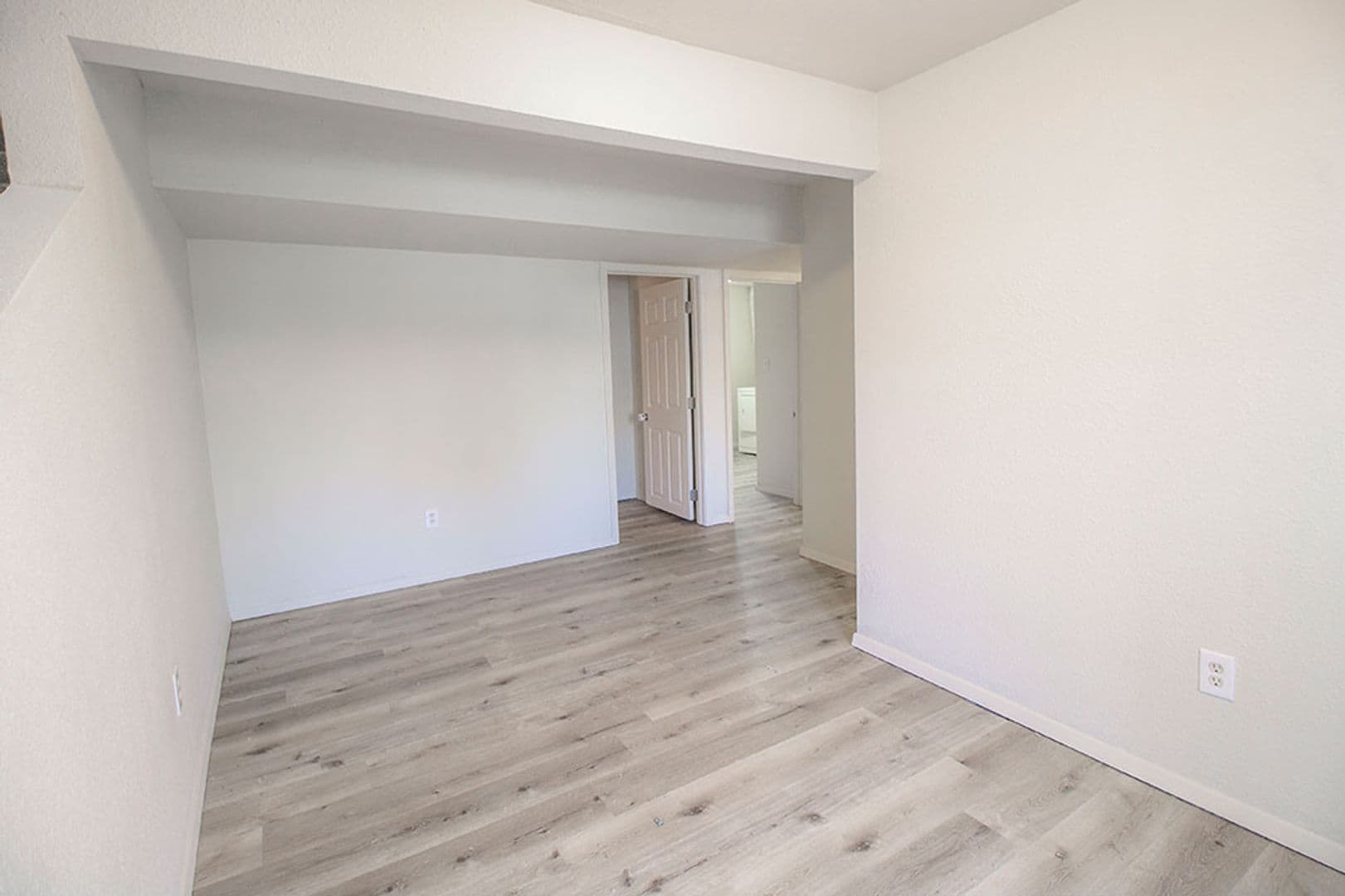 Columbia House: 1005 W Ash St