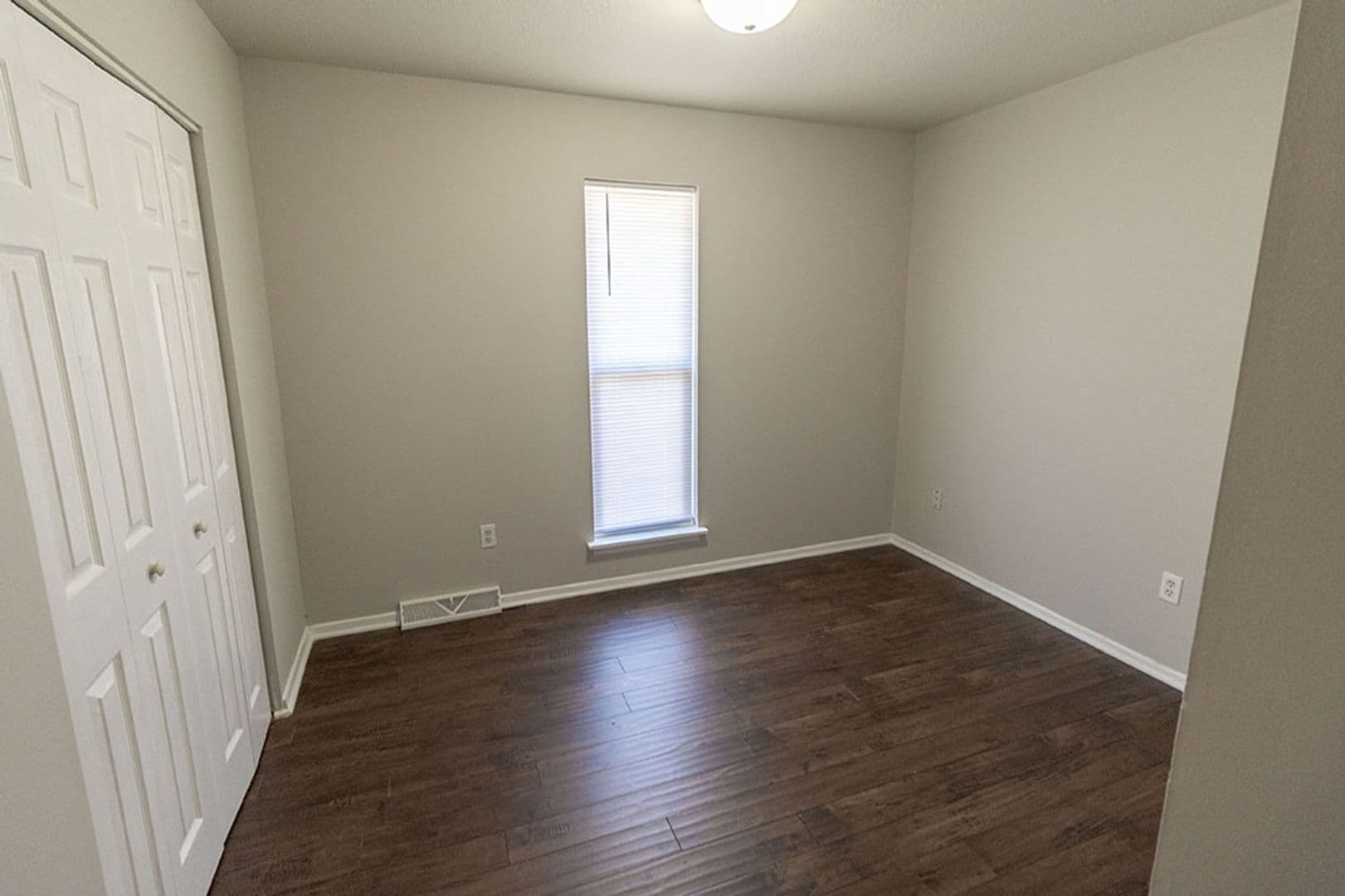 Columbia House: 1011 W Ash St