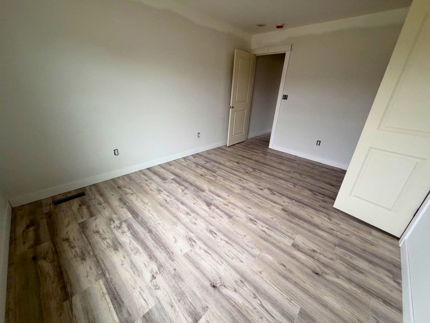 Columbia House: 5000 Derby Ridge Dr - 502