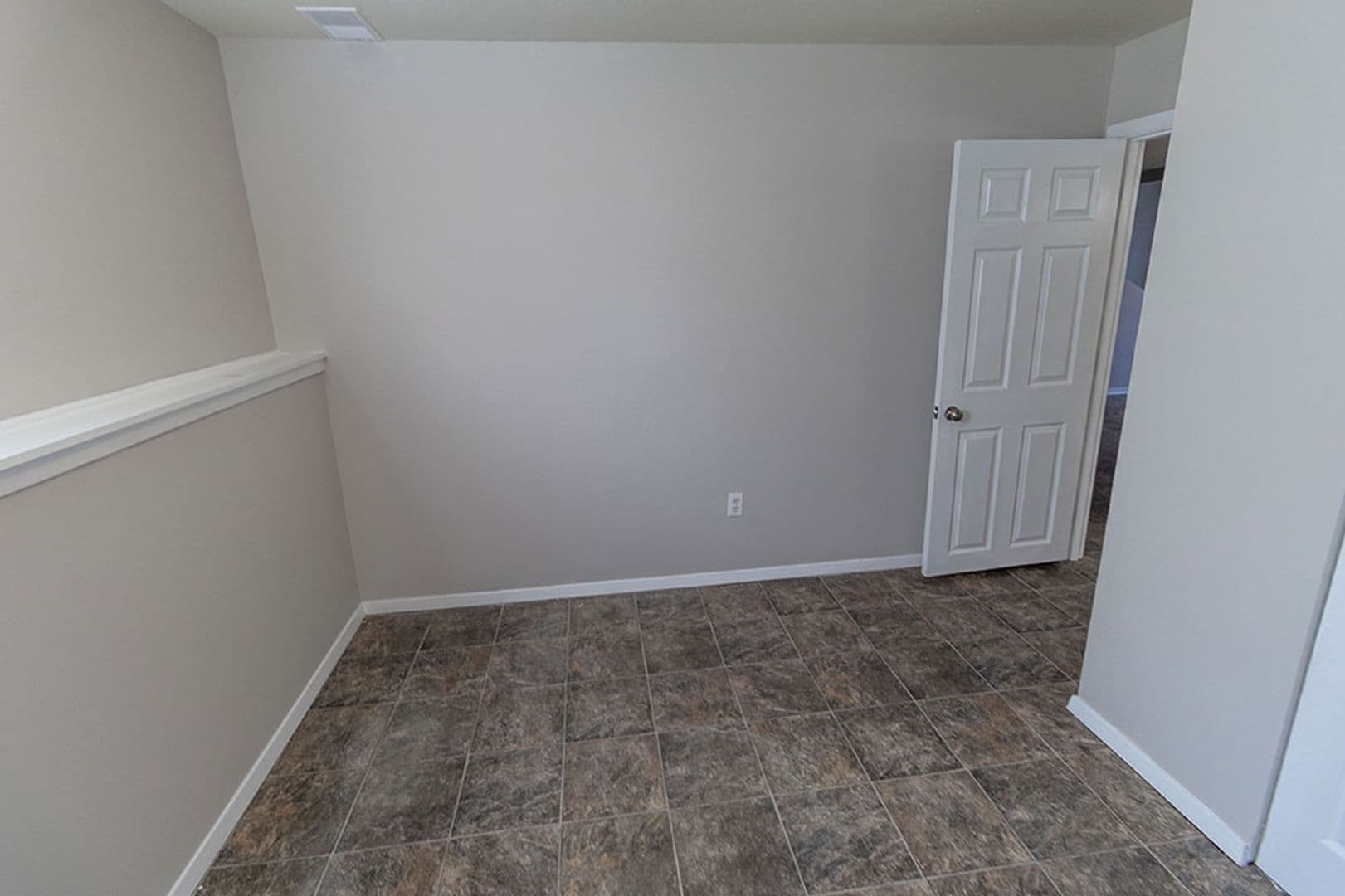 Columbia House: 1011 W Ash St