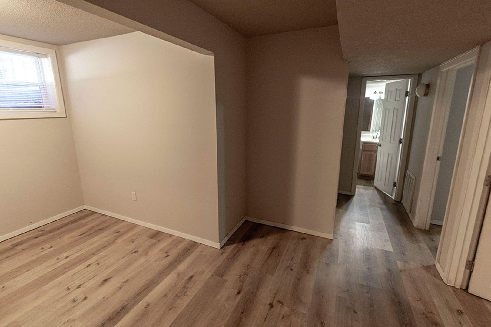 Columbia House: 216 Wheaton Ct
