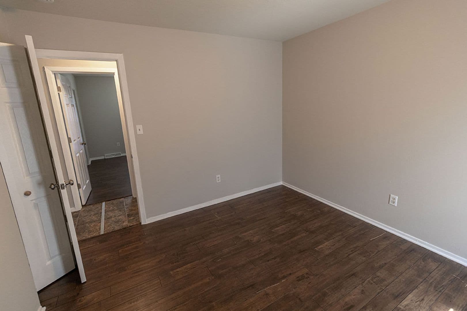 Columbia House: 1011 W Ash St
