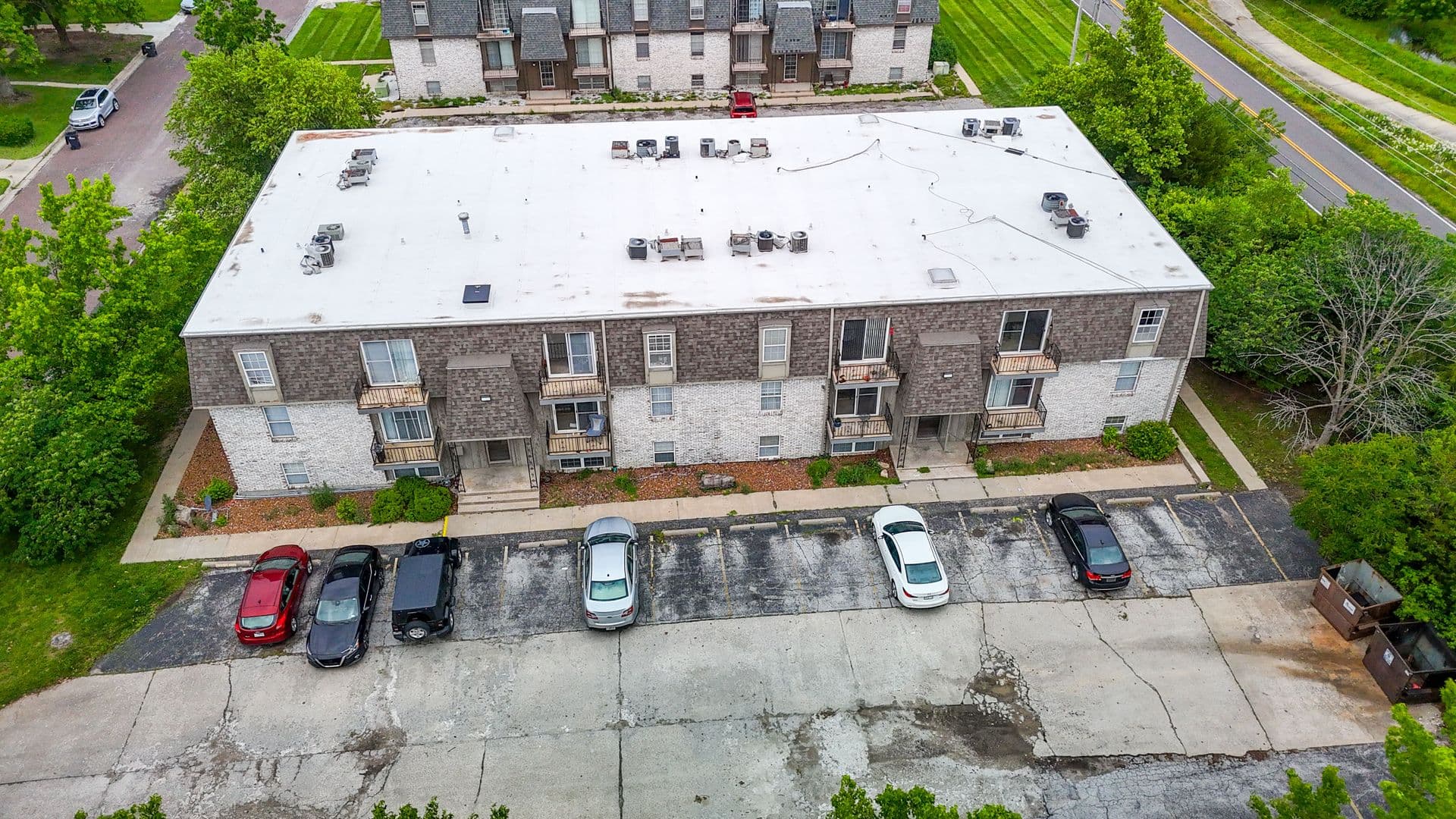 Columbia Apartment: 3408 Balboa Ln #26