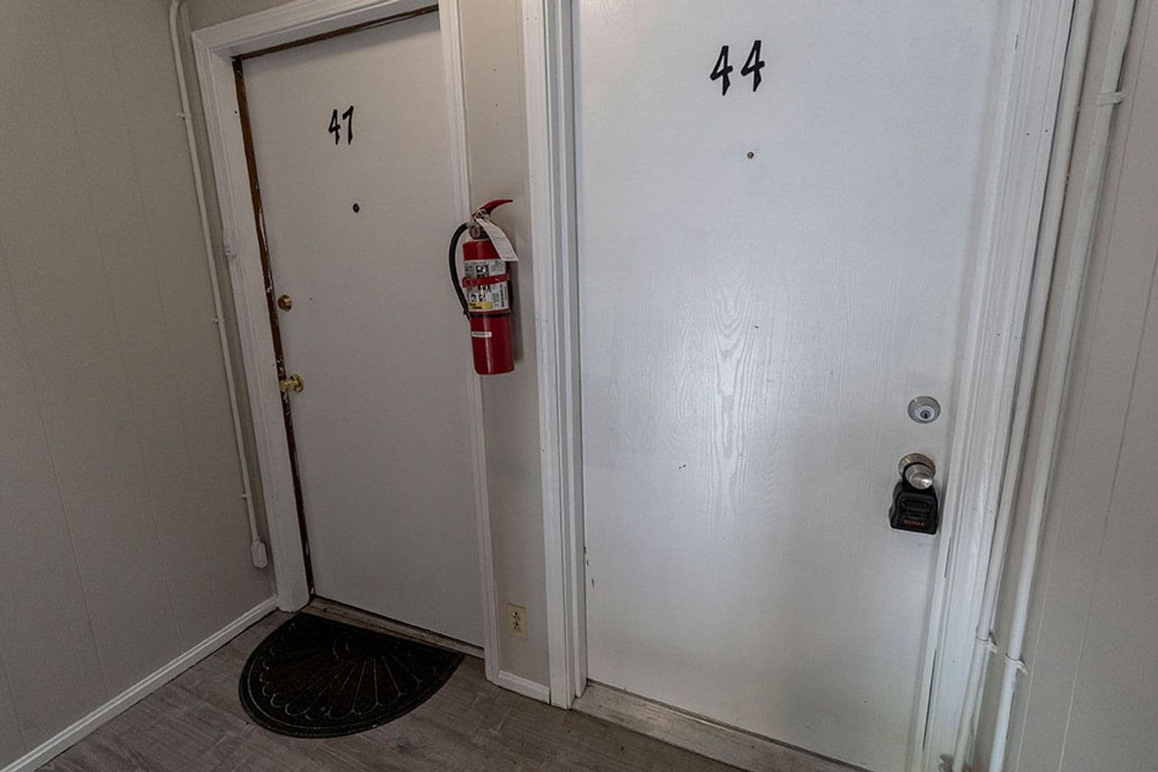 Columbia Apartment: 3408 Balboa Ln #44