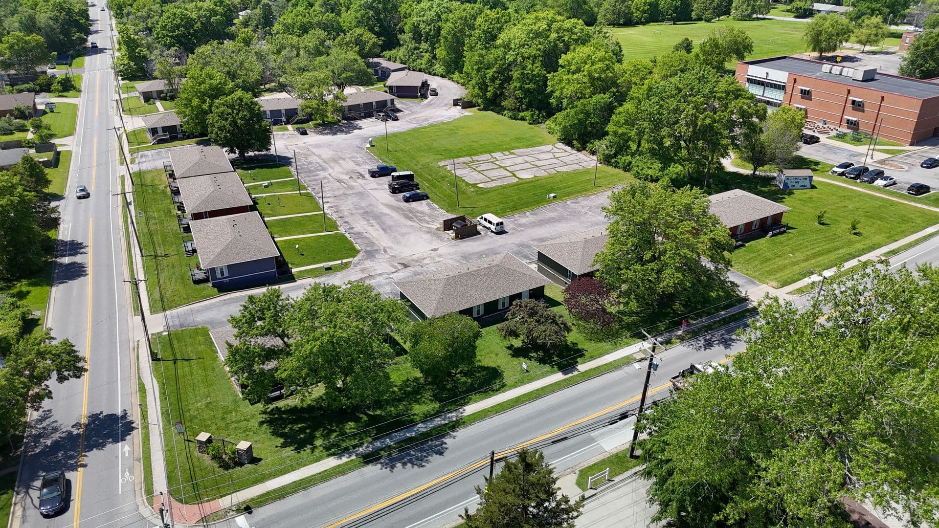 Columbia House: 1015 W Ash St