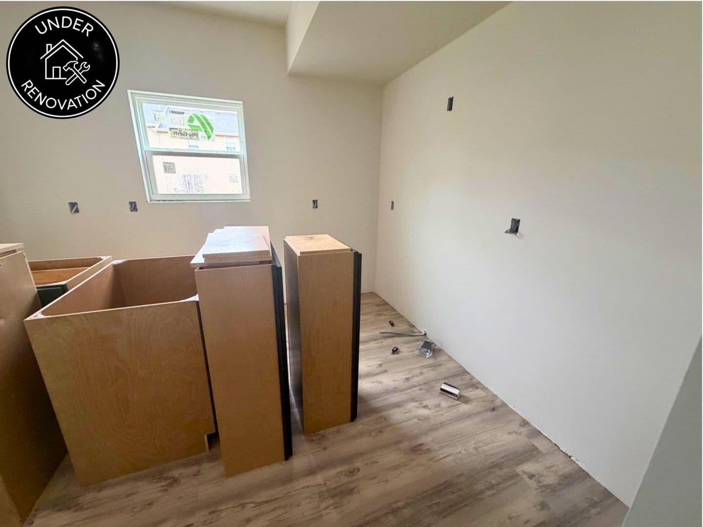 Columbia House: 5000 Derby Ridge Dr - 504