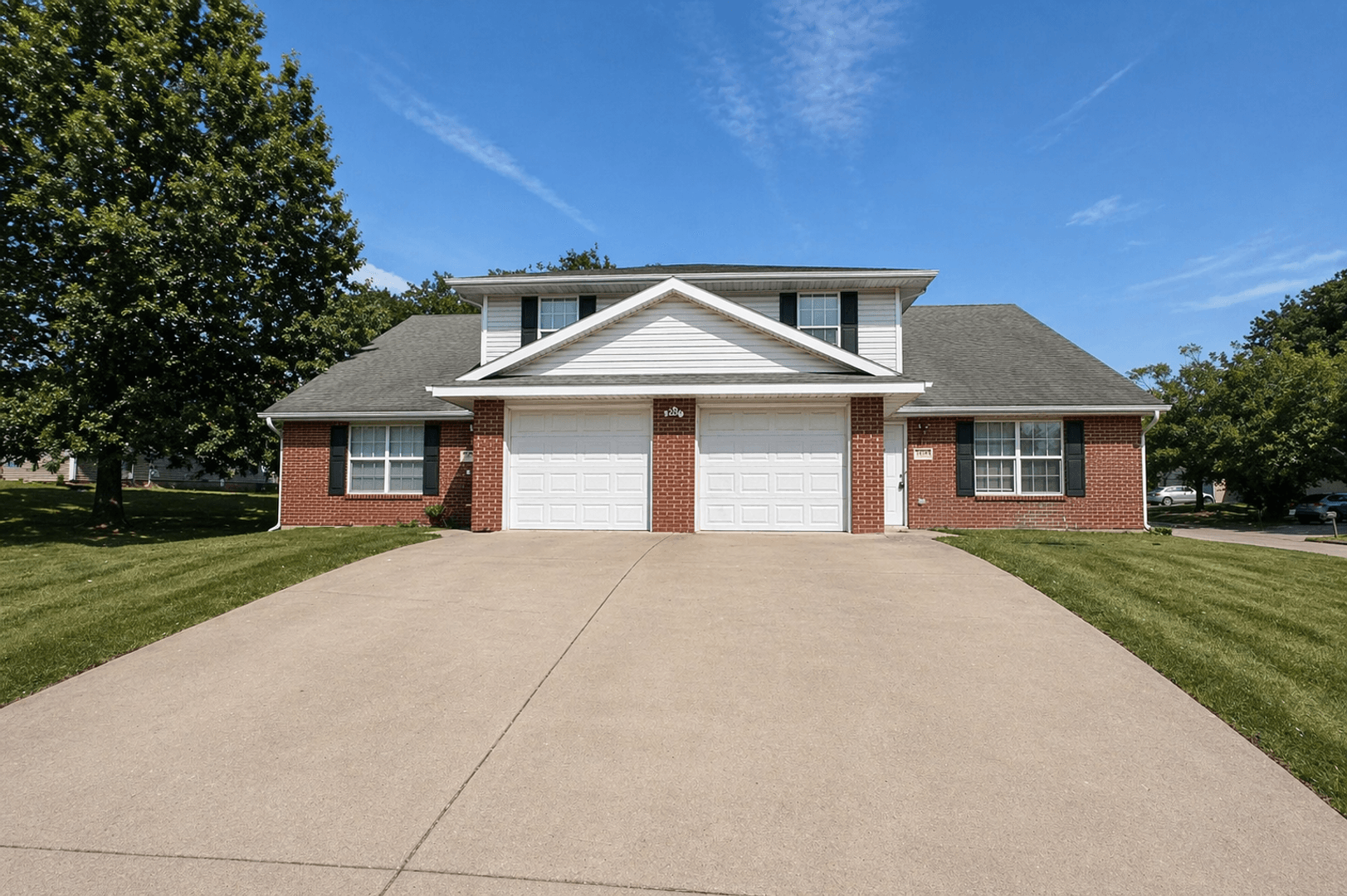 Columbia House: 1326 N Frideriki Dr