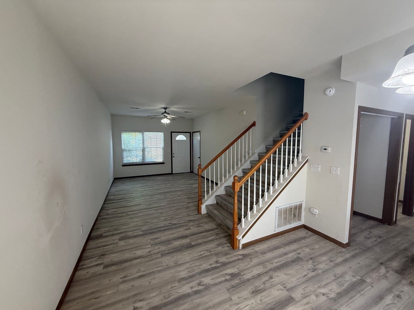 Columbia House: 5000 Derby Ridge Dr - 208