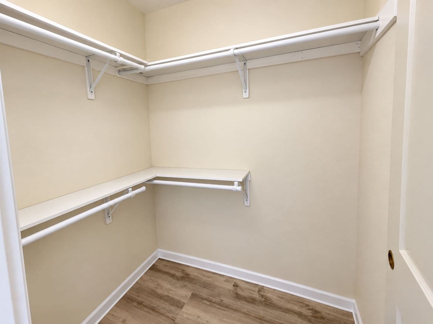 Columbia House: 5000 Derby Ridge Dr - 502