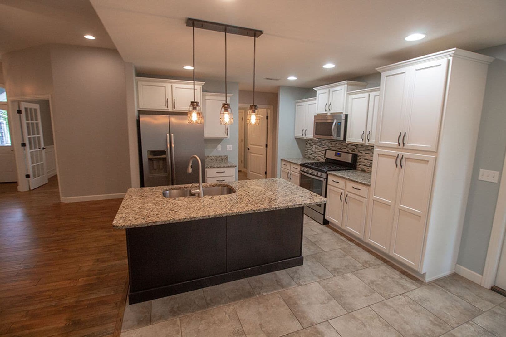 Columbia House: 7504 Wellford Ct
