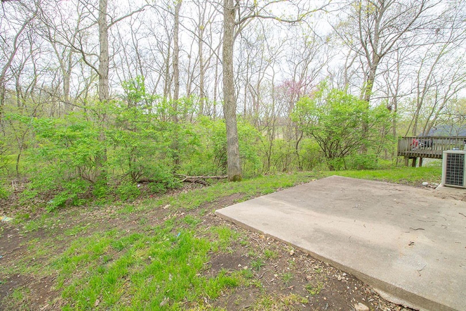 Columbia House: 5308 Godas Cir