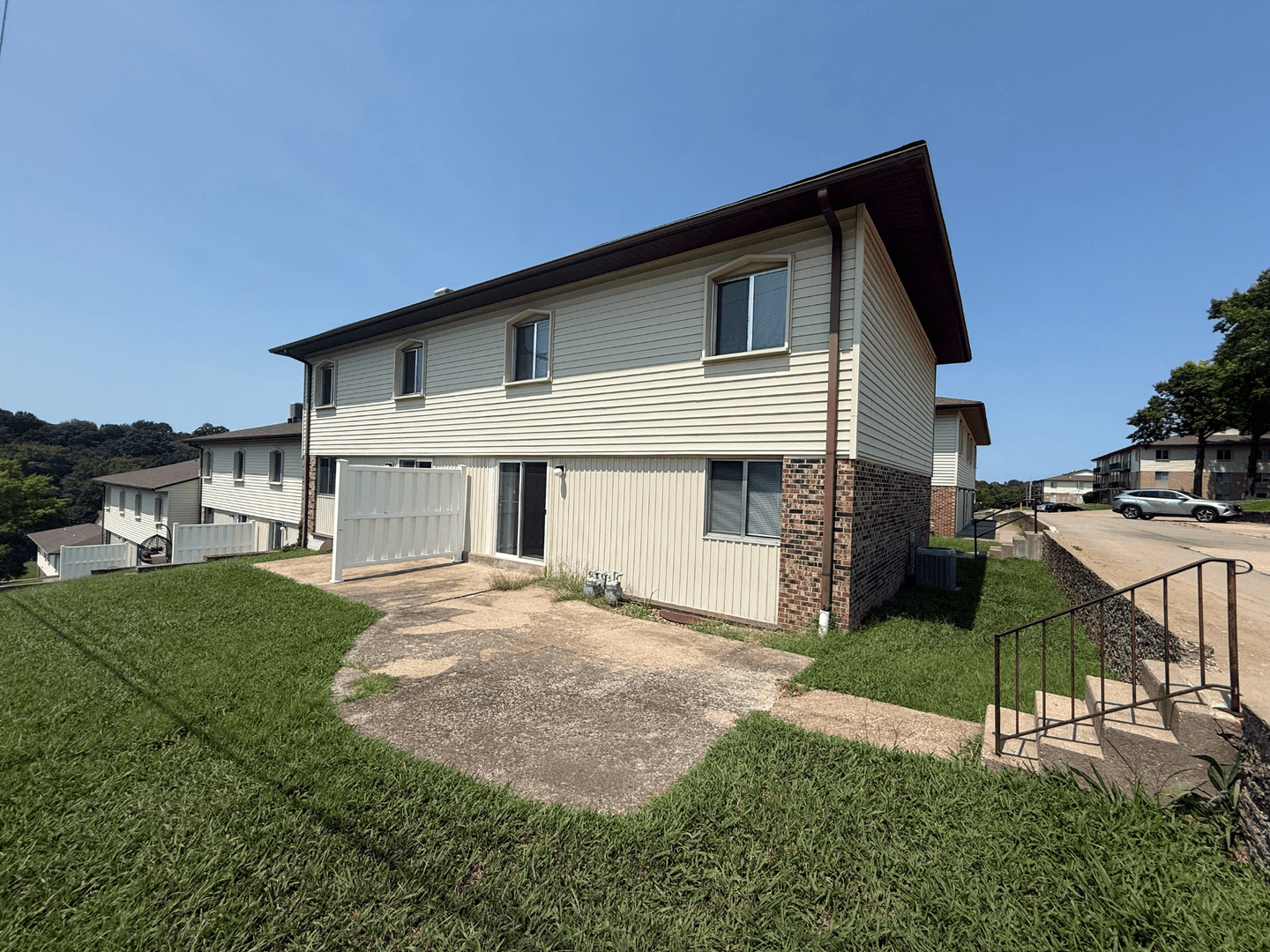 Jefferson City House: 903 Southwest Blvd J