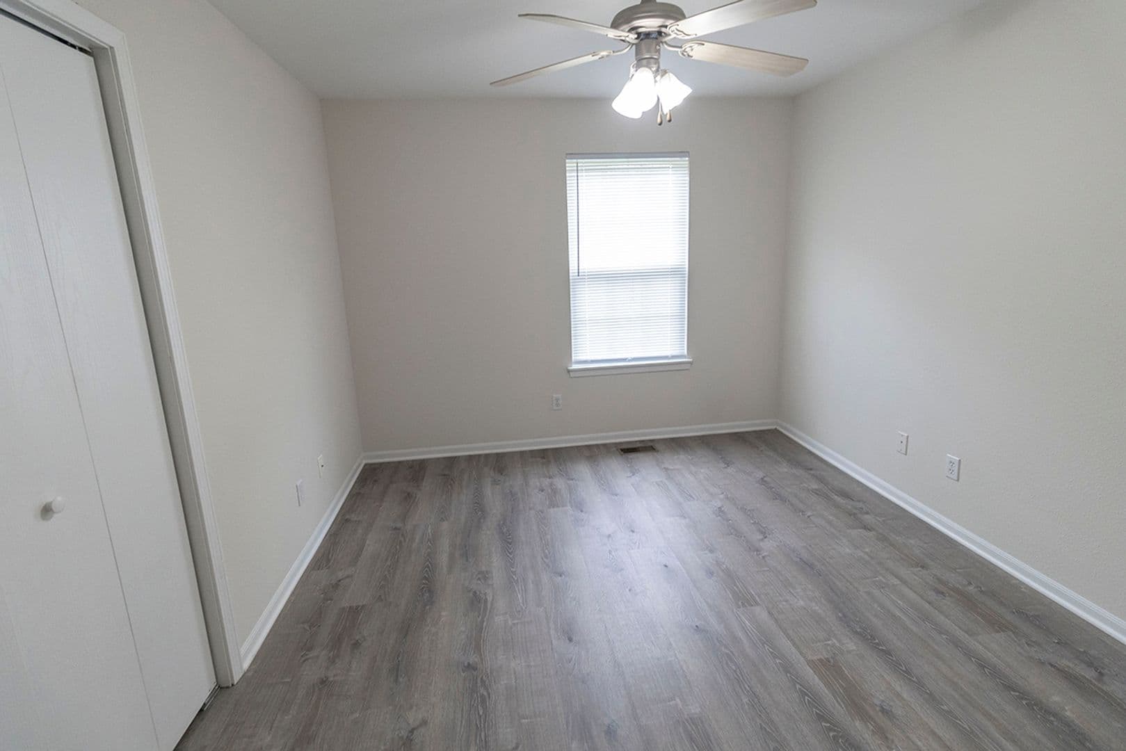 Columbia House: 5000 Derby Ridge Dr - 307