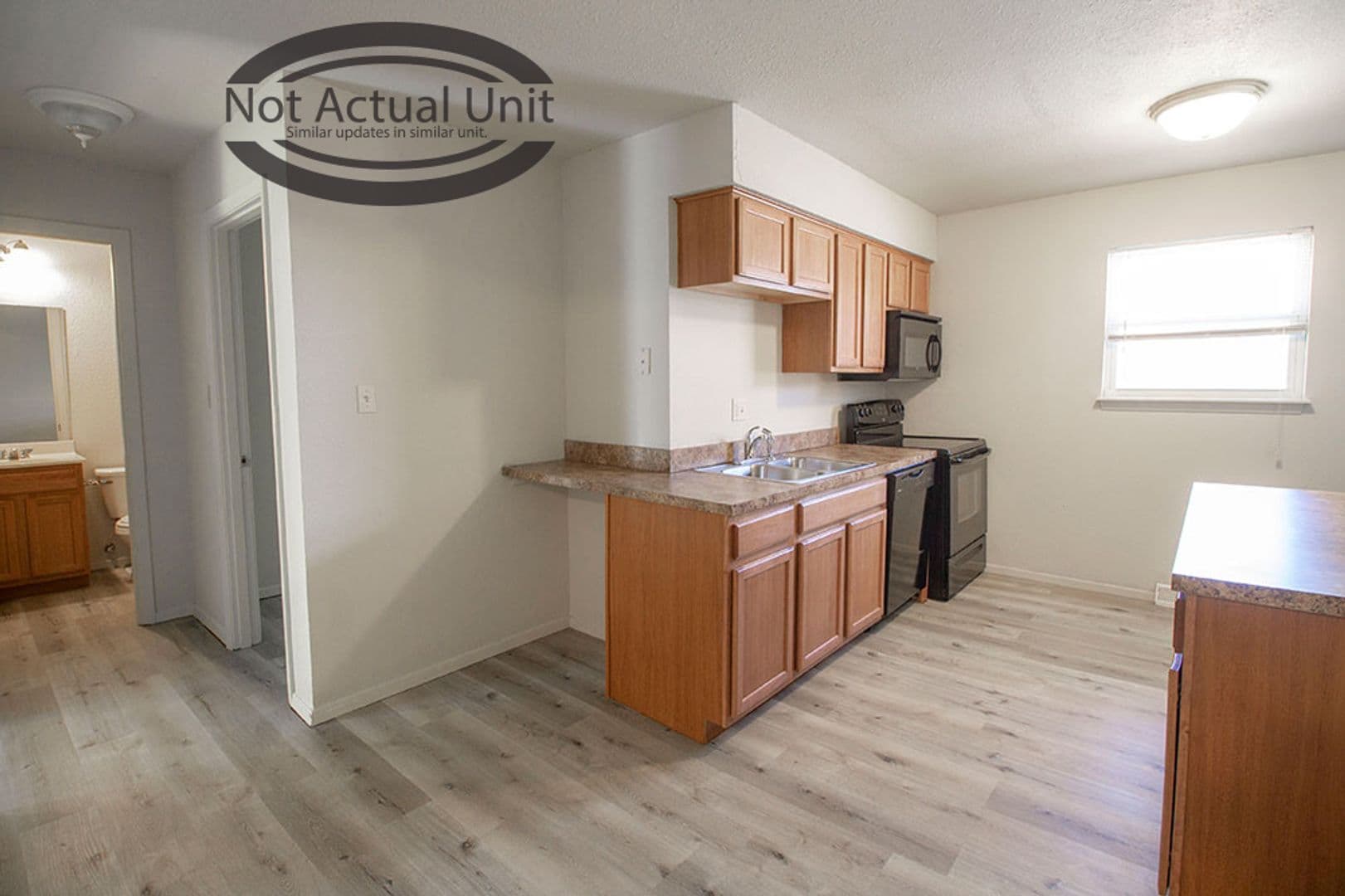 Columbia House: 1013 W Ash St