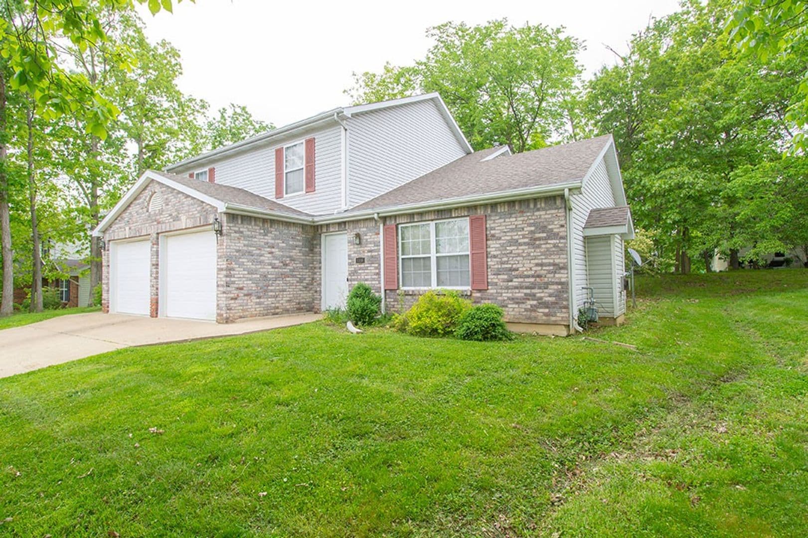 Columbia Apartment: 1316 Valley Creek
