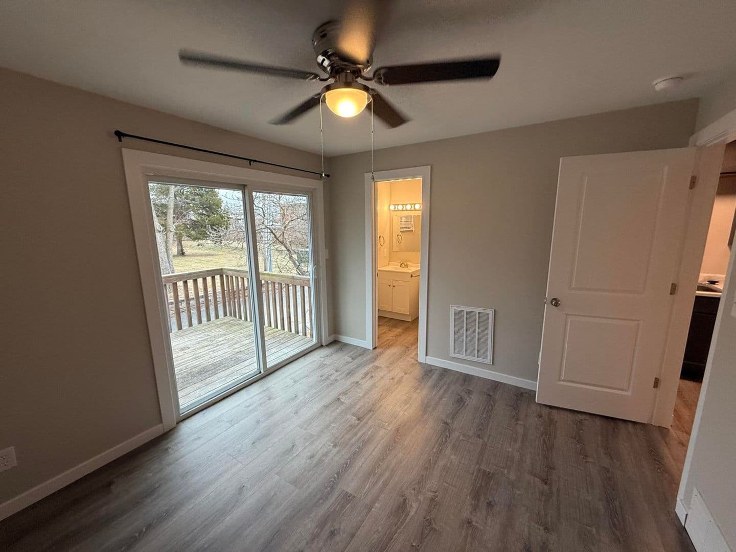 Columbia House: 105 N Garth Ave #55