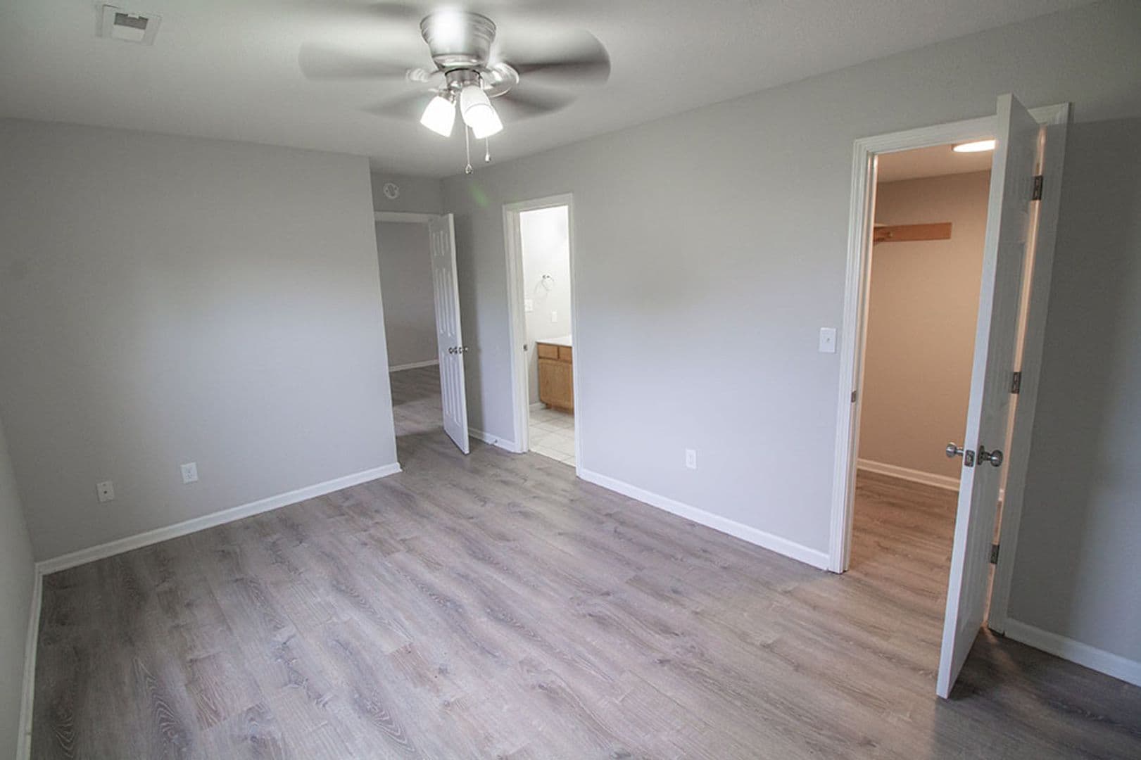 Columbia House: 1602 High Quest Cir