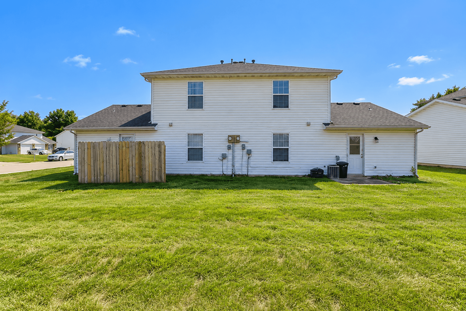 Columbia House: 1421 Risen Star Ct