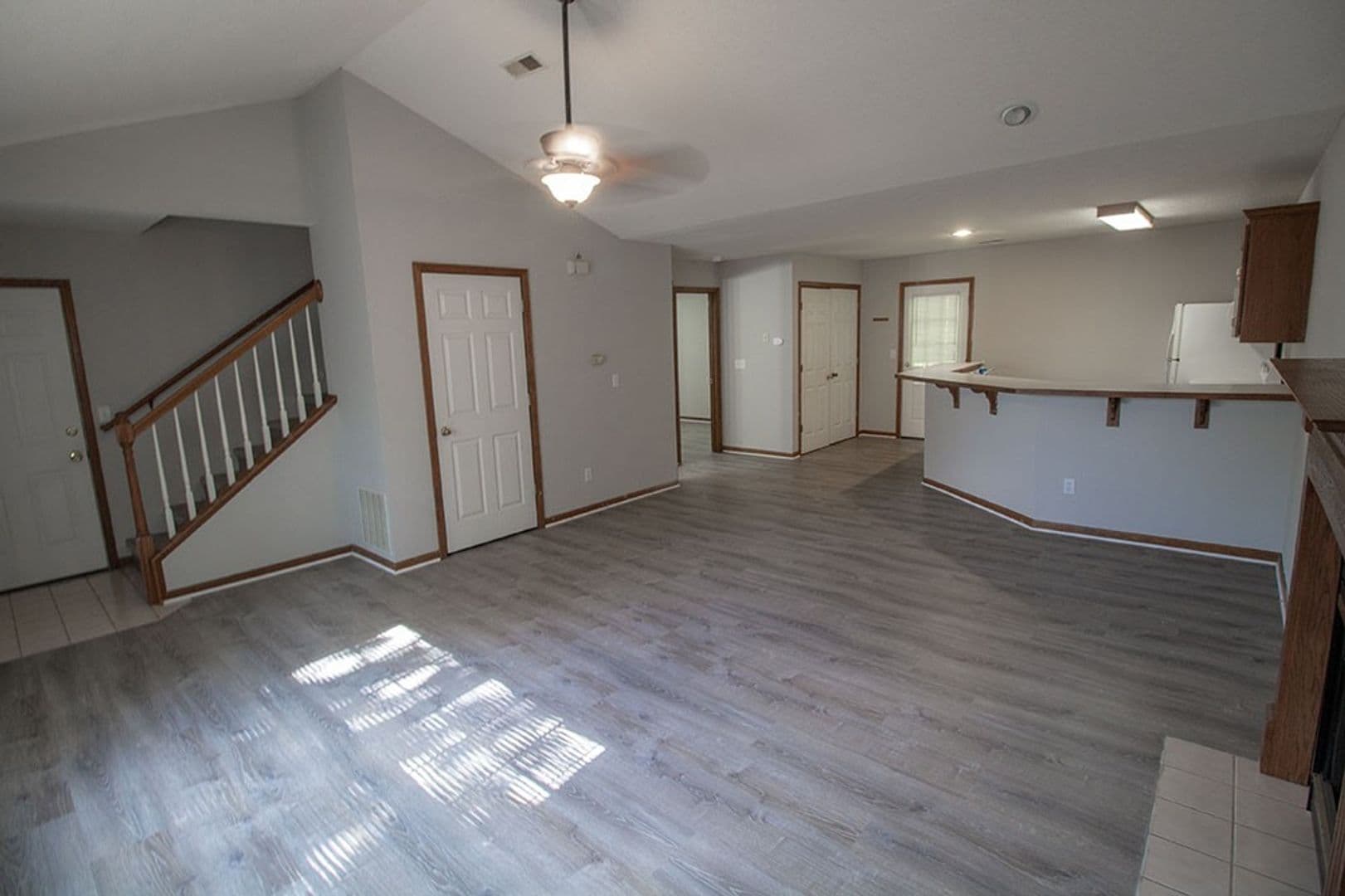 Columbia Apartment: 1316 Valley Creek