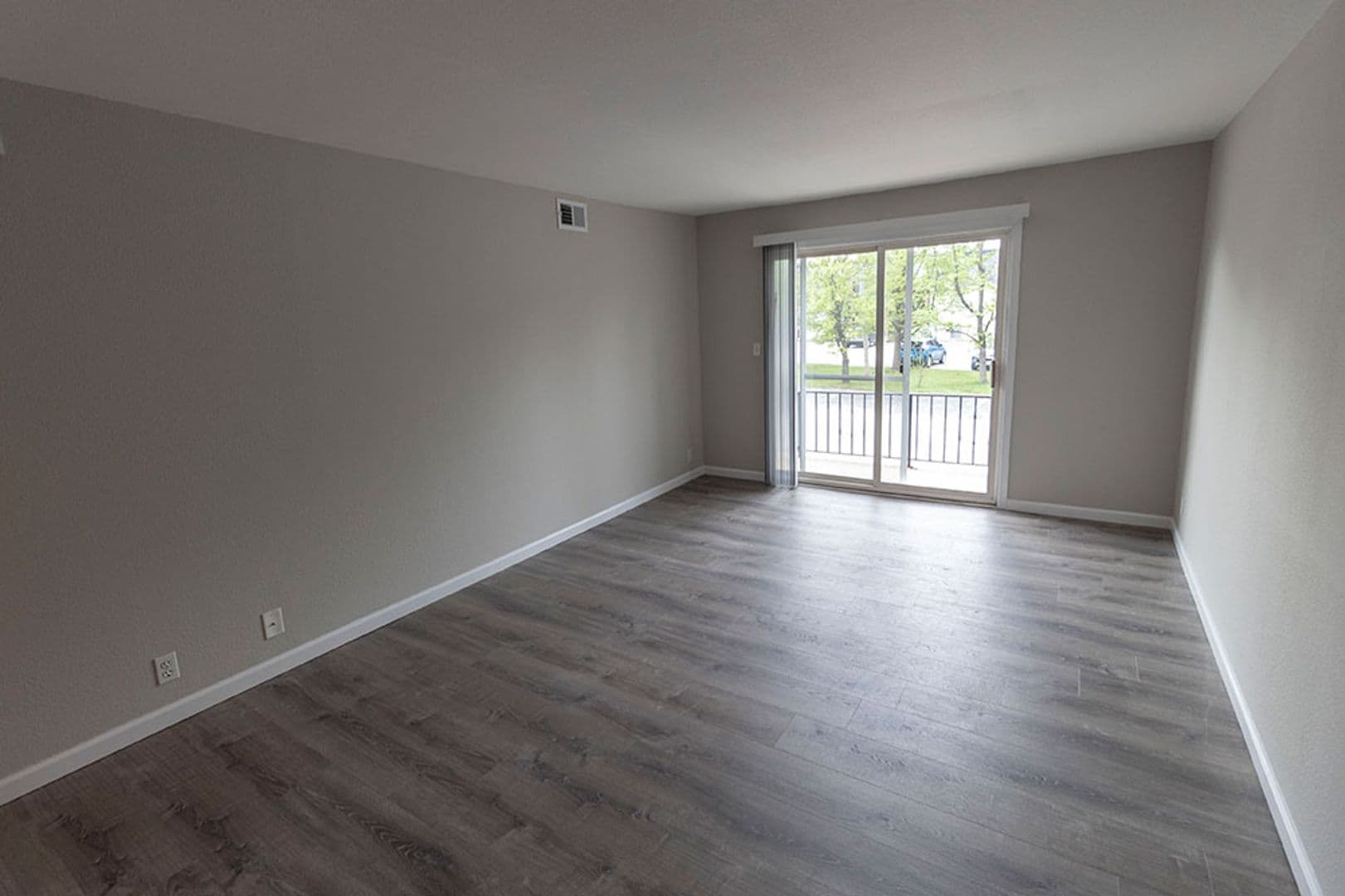 Columbia House: 3408 Balboa Ln #44