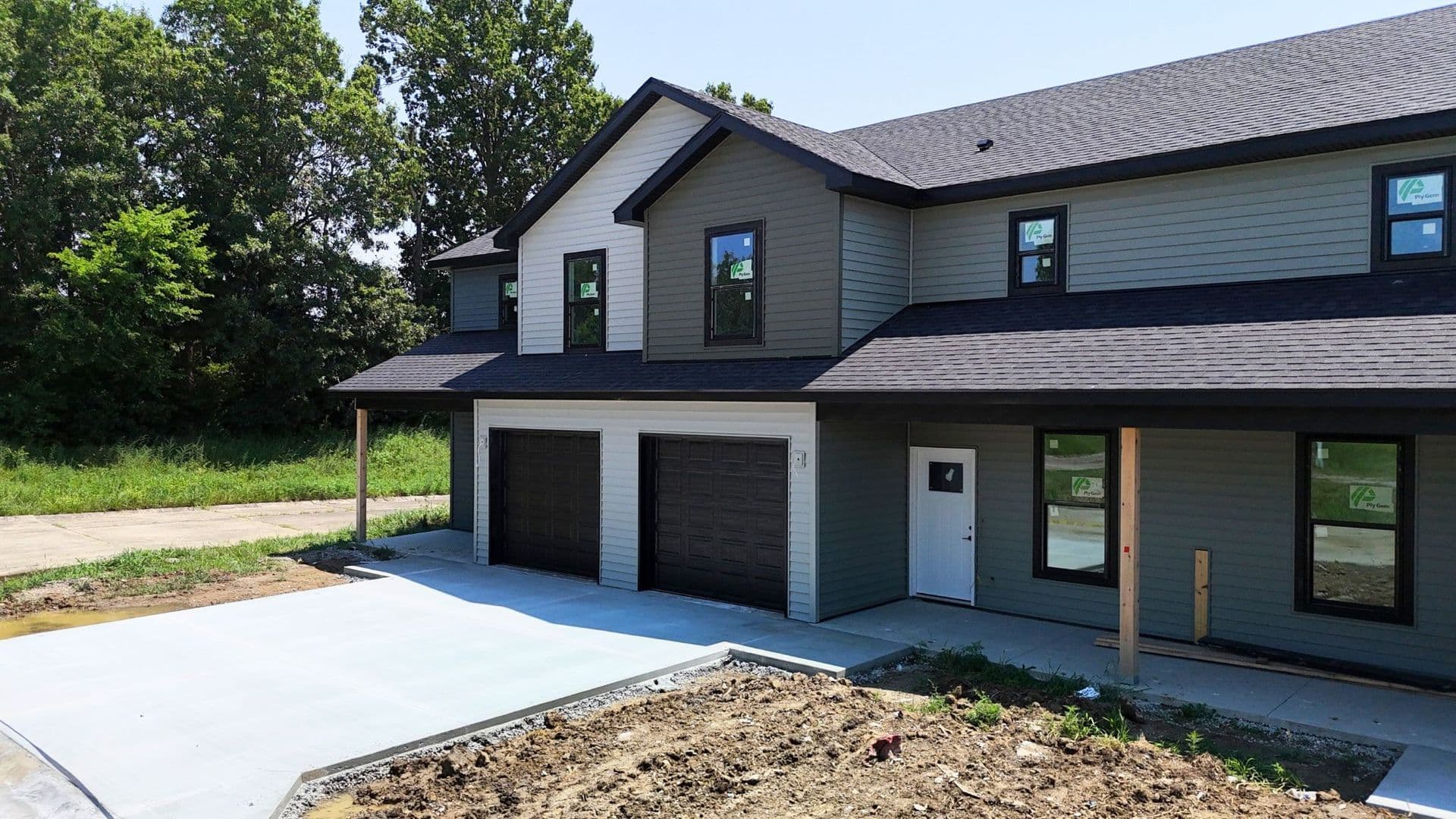 Columbia House: 5000 Derby Ridge Dr - 502