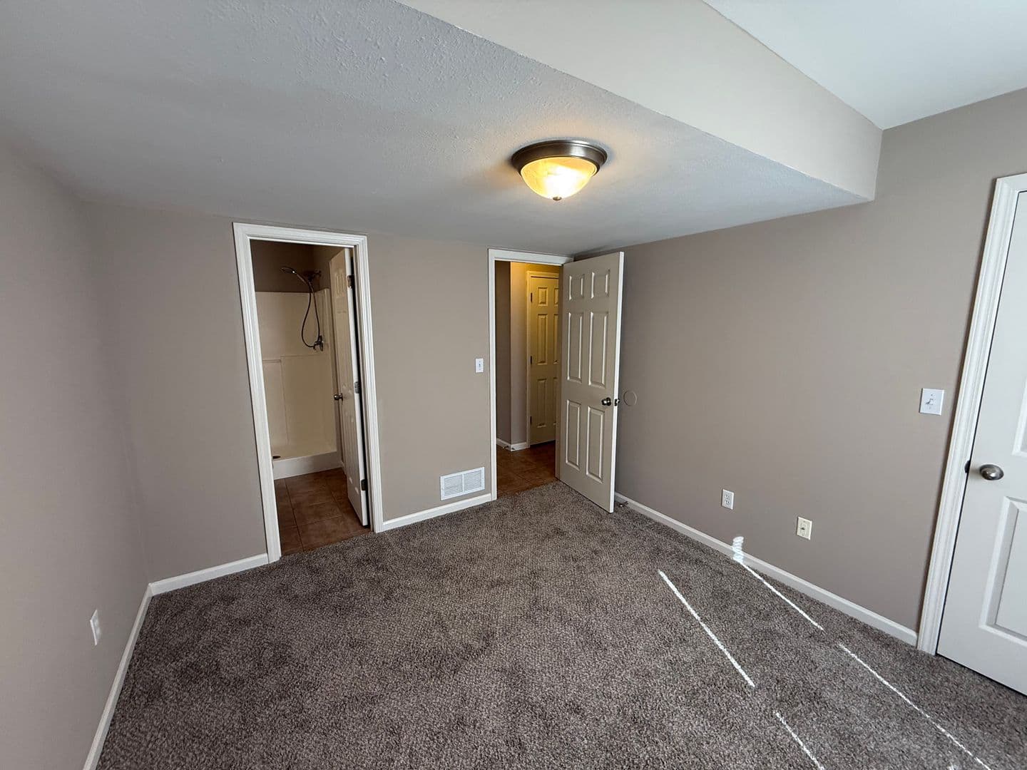 Columbia House: 214 Arctic Wolf Ct