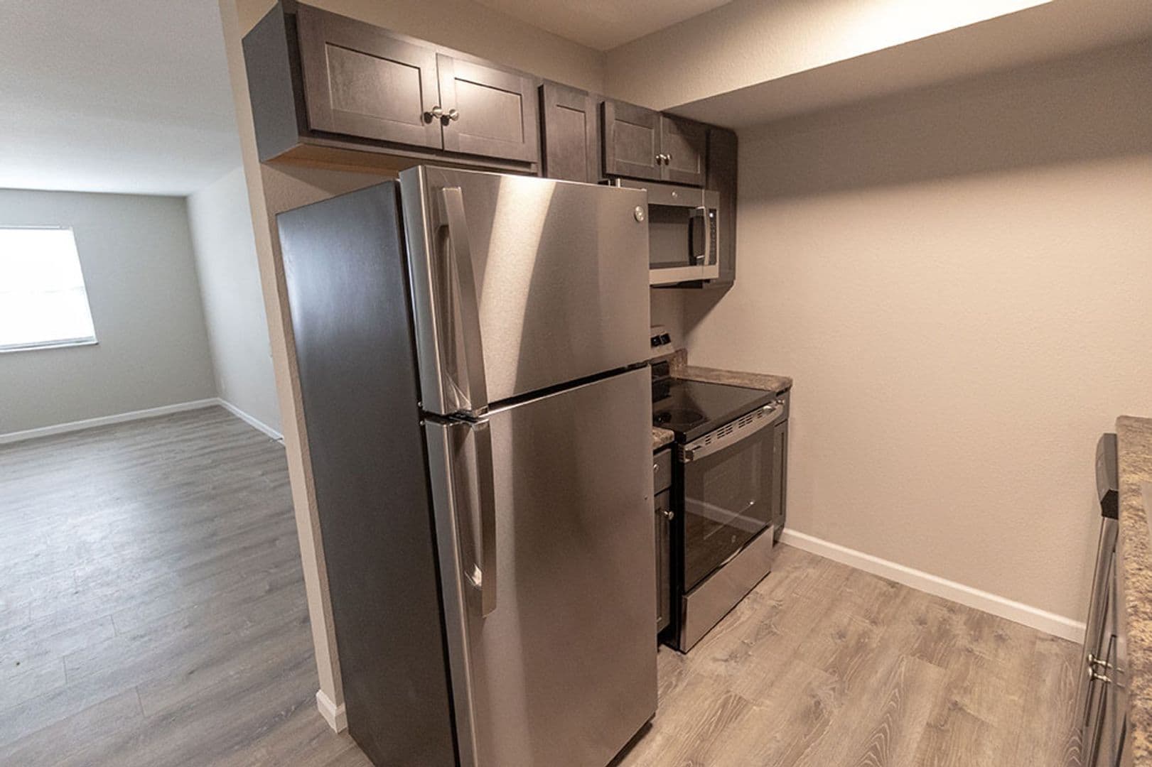 Columbia House: 3408 Balboa Ln #43