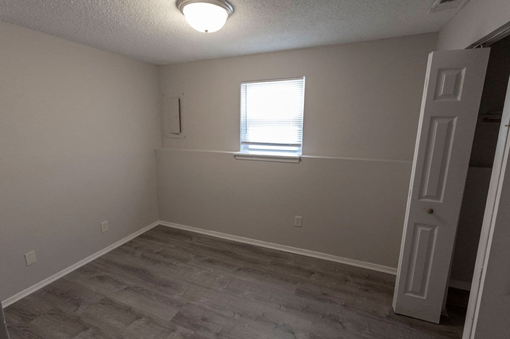 Columbia House: 215 Wheaton Ct