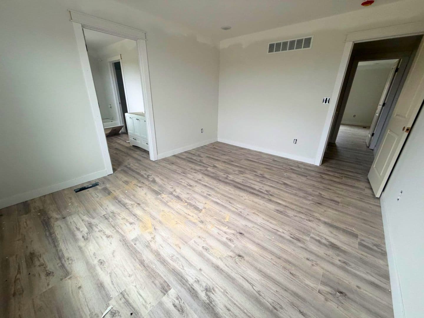 Columbia House: 5000 Derby Ridge Dr - 502