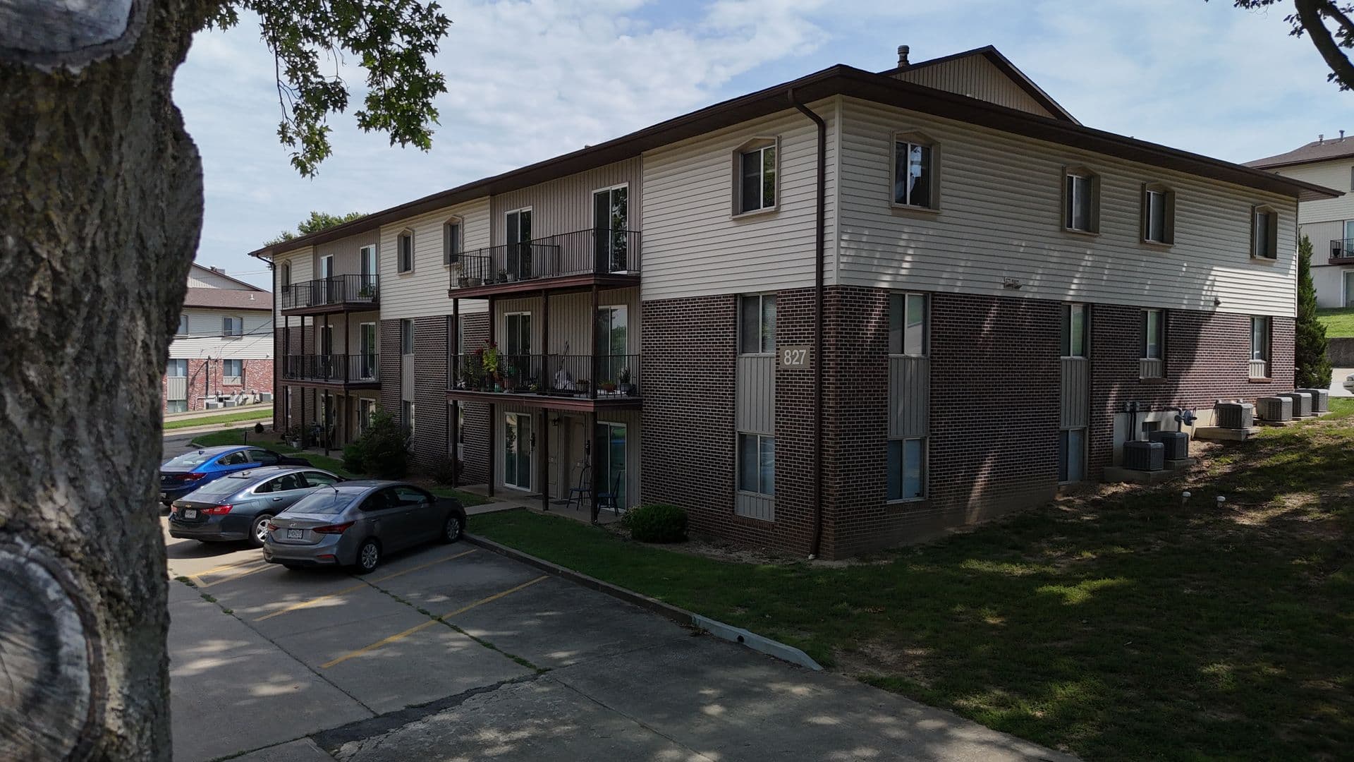 Jefferson City House: 827 Southwest Blvd Q